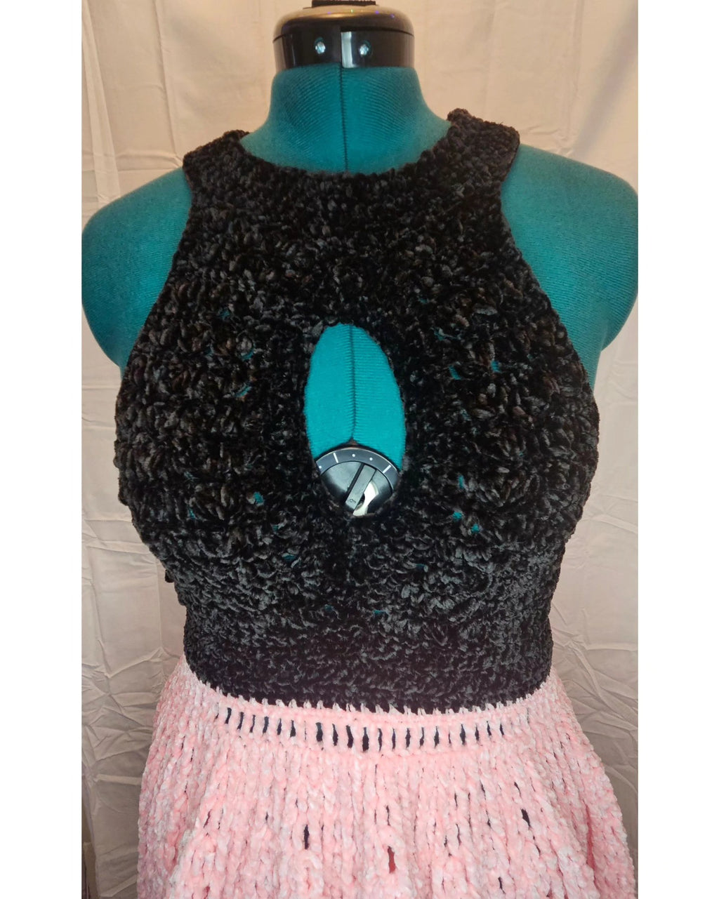 Iris Crochet Keyhole Halter Dress – Black & Blush Pink
