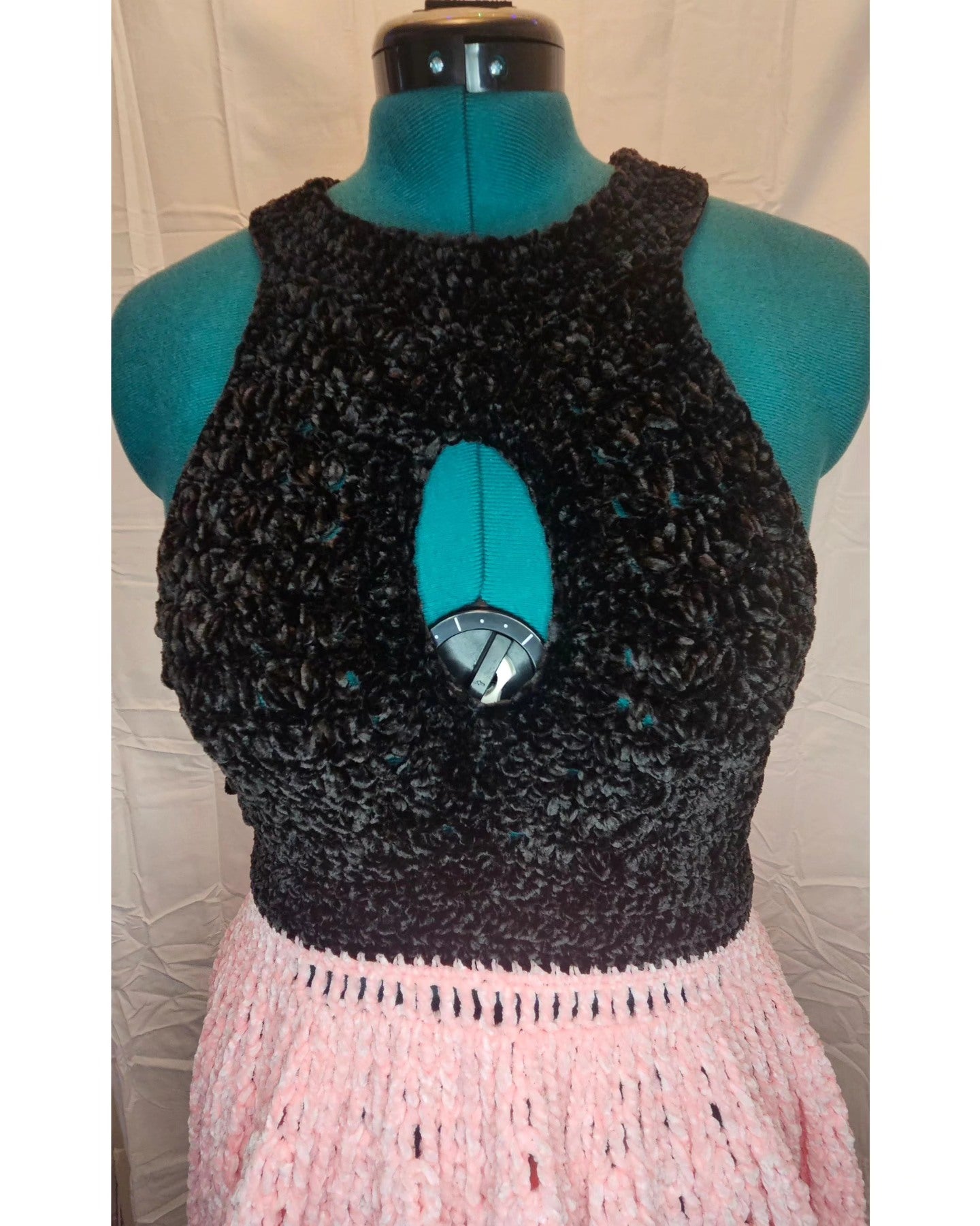 Iris Crochet Keyhole Halter Dress – Black & Blush Pink