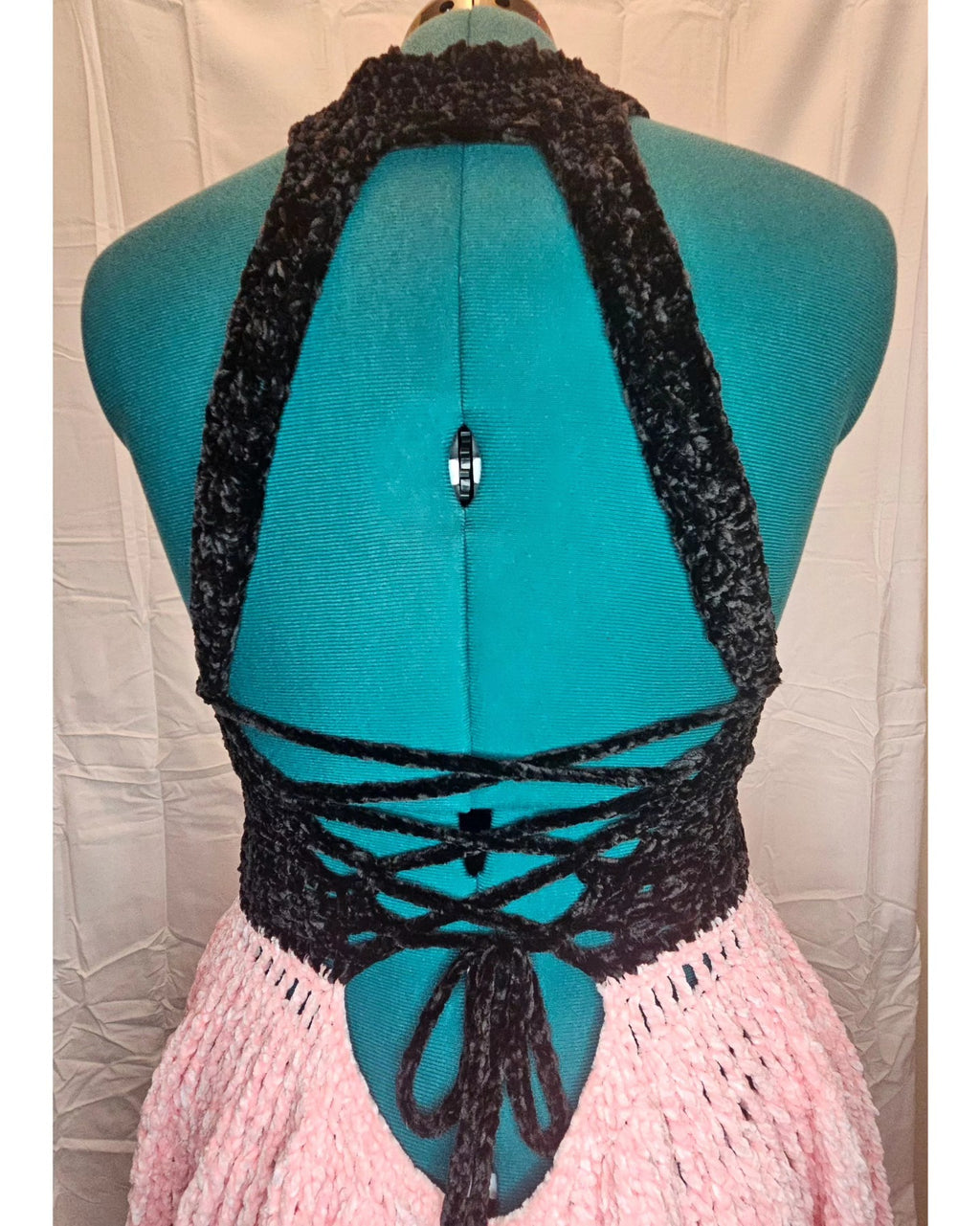 Iris Crochet Keyhole Halter Dress – Black & Blush Pink